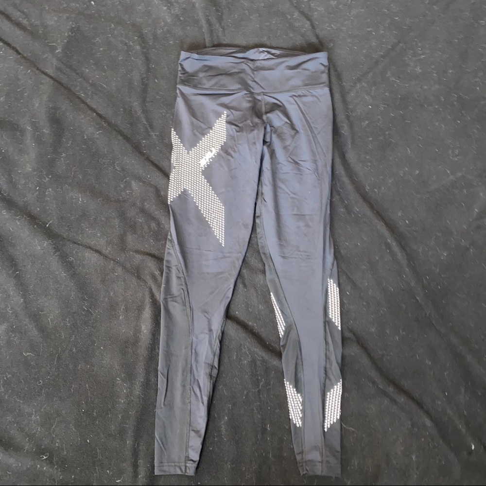 2XU compression leggings